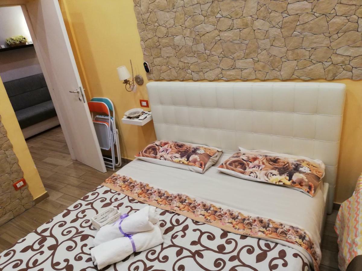 B&B Simy ナポリ エクステリア 写真